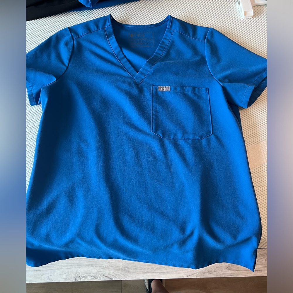 Figs scrubs S- Royal Blue Catarina One Pocket scrub top